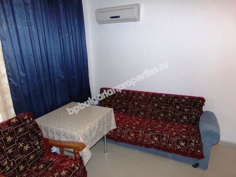 Меблированная двухкомнатная квартира на продажу близко к пляжу в курорте Солнечный Берег