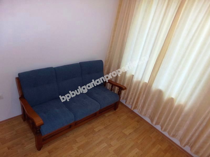 Меблированная двухкомнатная квартира на продажу близко к пляжу в курорте Солнечный Берег