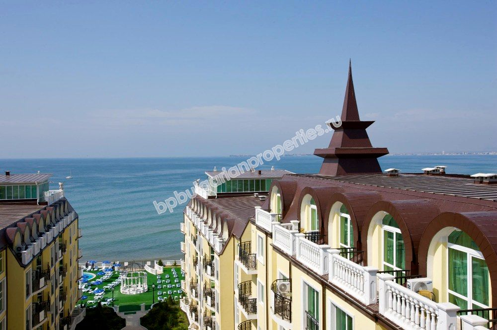 Шикарные квартиры для продажи на берегу моря в курорте Елените