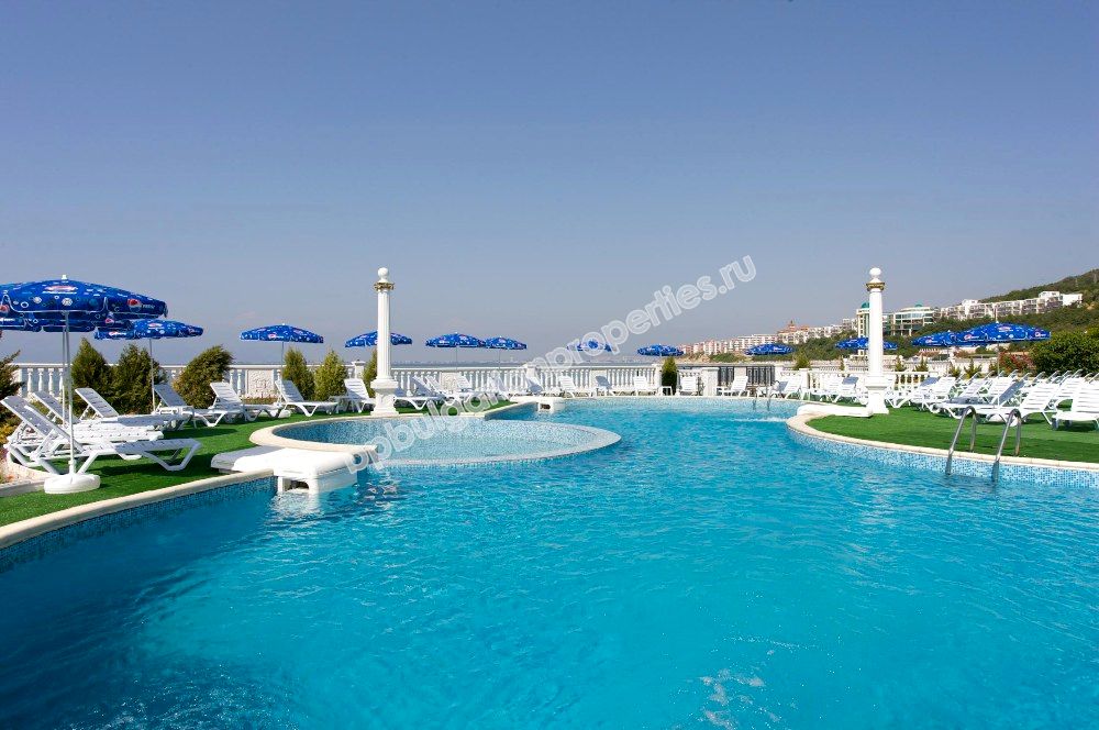 Шикарные квартиры для продажи на берегу моря в курорте Елените