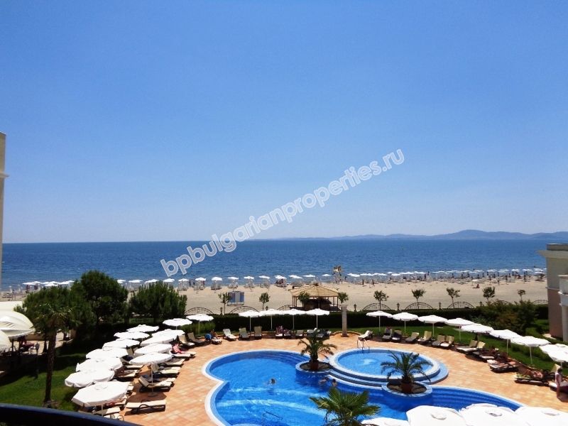 Шикарные квартиры на первой линии моря на продажу в городе Поморие