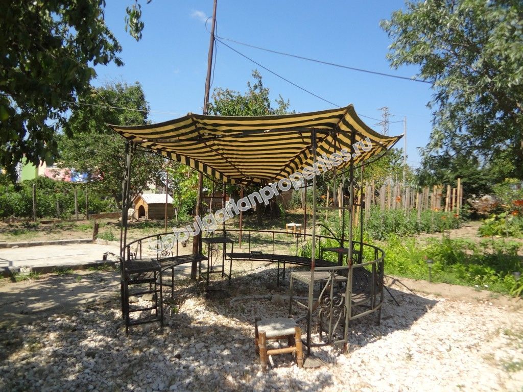 Новый одноэтажный дом на продажу в жилом квартале города Варна