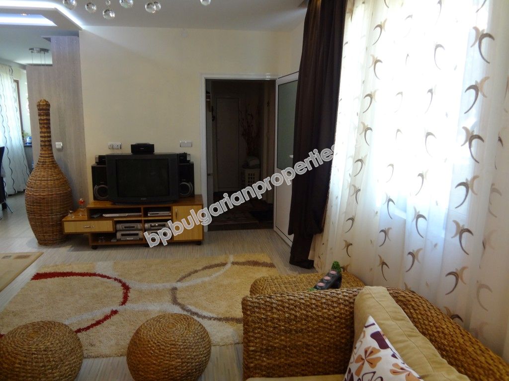 Новый одноэтажный дом на продажу в жилом квартале города Варна