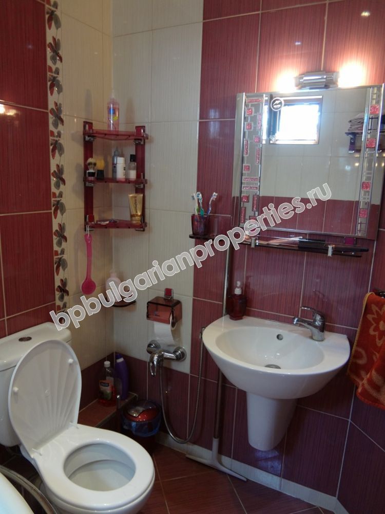 Новый одноэтажный дом на продажу в жилом квартале города Варна