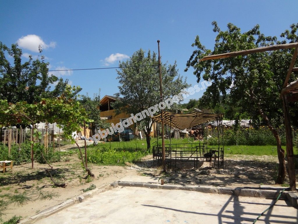 Новый одноэтажный дом на продажу в жилом квартале города Варна