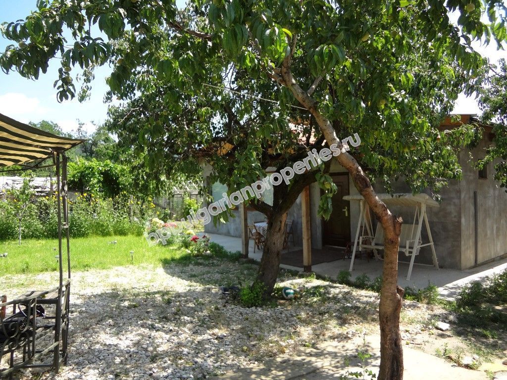 Новый одноэтажный дом на продажу в жилом квартале города Варна