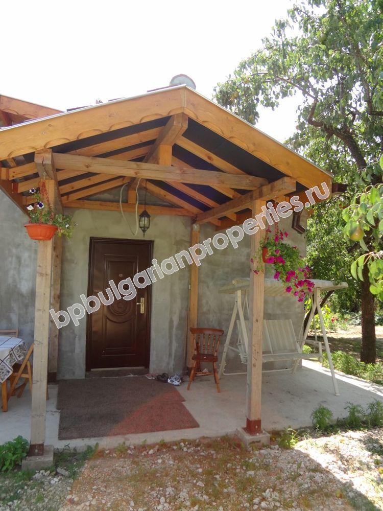 Новый одноэтажный дом на продажу в жилом квартале города Варна