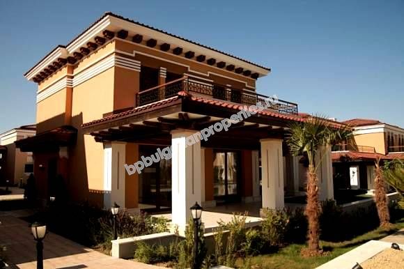 Шикарные танхаузы на продажу возле пляжа Каваци в городе Созополь