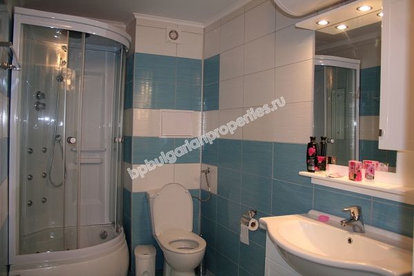 Меблированная двухкомнатная квартира близко к пляжу на продажу в курорте Солнечный Берег