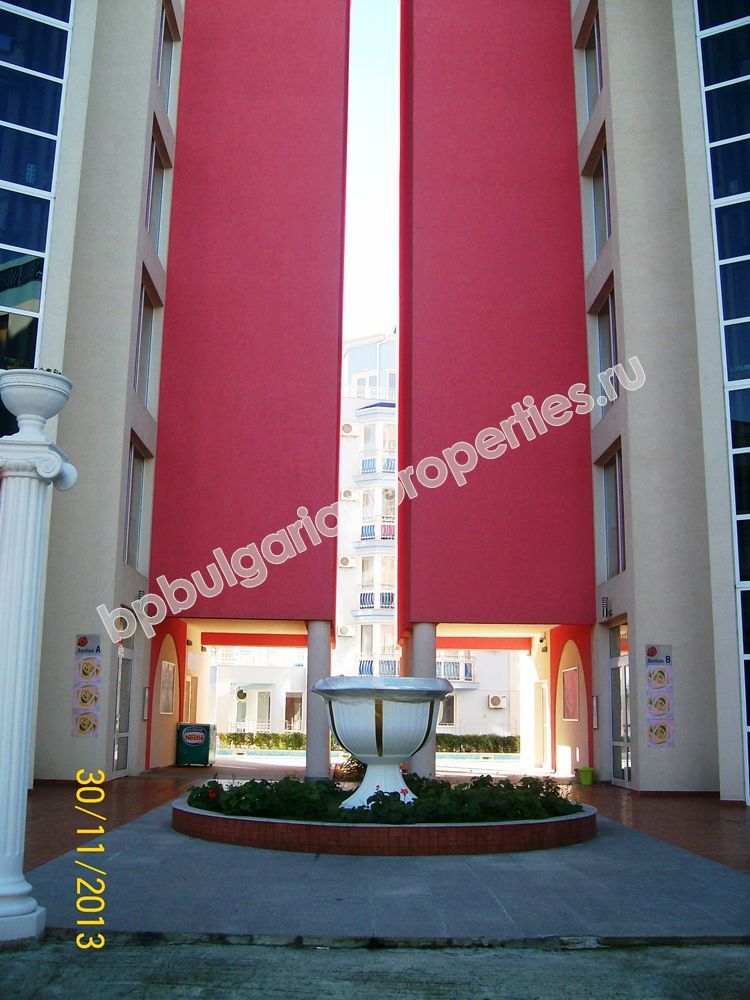 Меблированная двухкомнатная квартира близко к пляжу на продажу в курорте Солнечный Берег