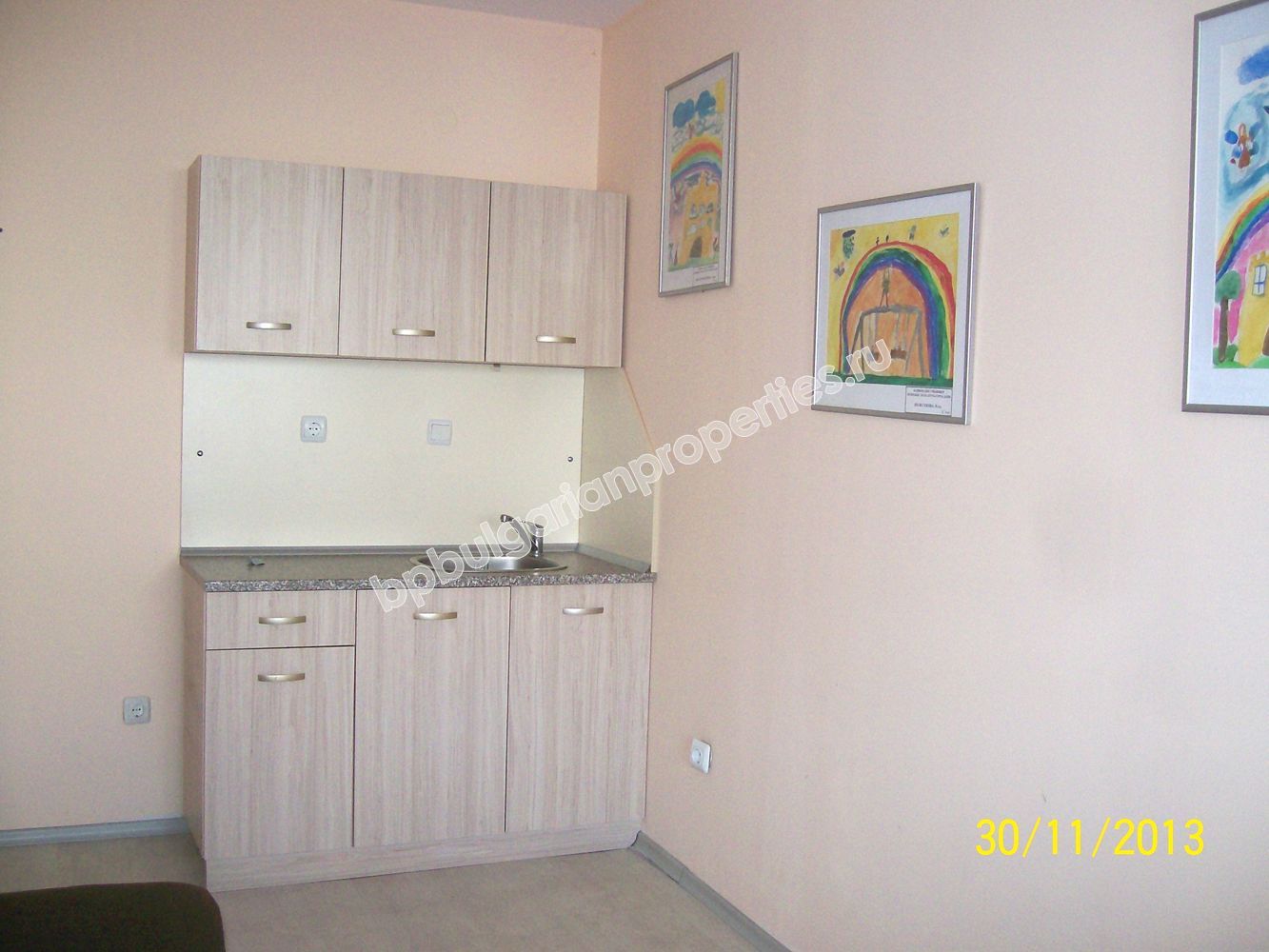 Меблированная двухкомнатная квартира близко к пляжу на продажу в курорте Солнечный Берег