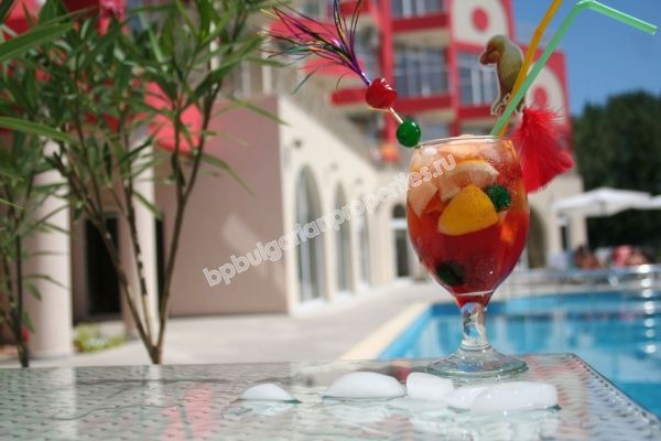 Меблированная двухкомнатная квартира близко к пляжу на продажу в курорте Солнечный Берег