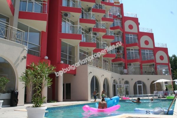 Меблированная двухкомнатная квартира близко к пляжу на продажу в курорте Солнечный Берег