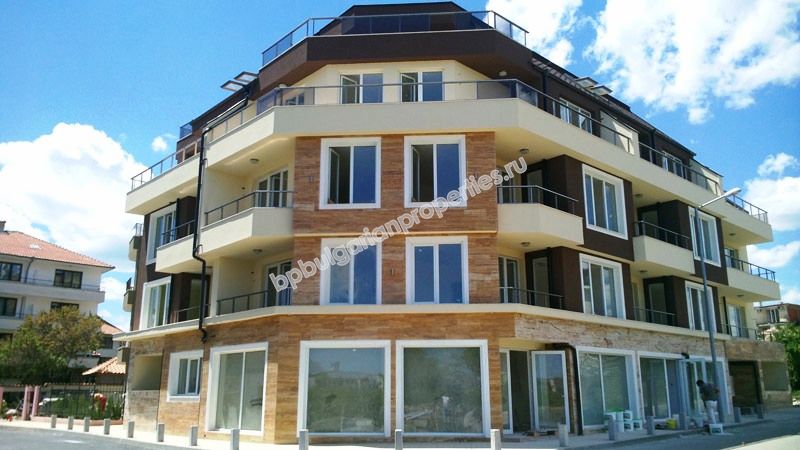 Квартиры на продажу вблизи пляжа в нова жилищна сграда в Равда