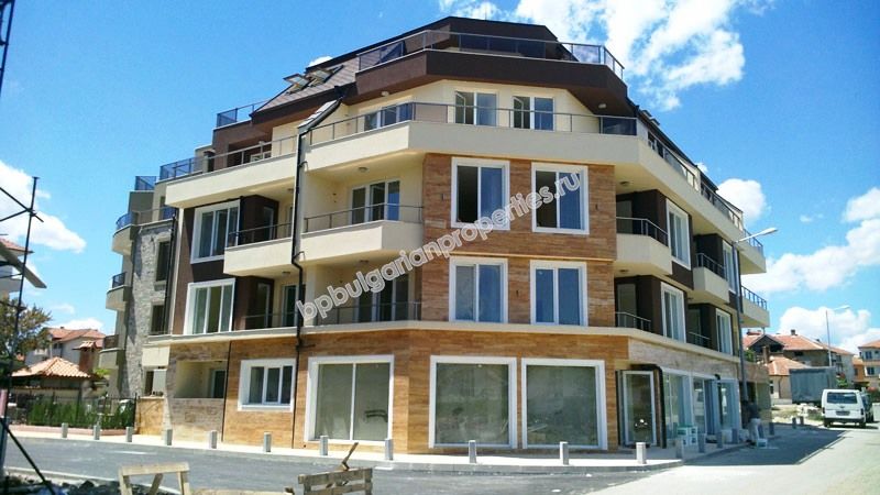 Квартиры на продажу вблизи пляжа в нова жилищна сграда в Равда