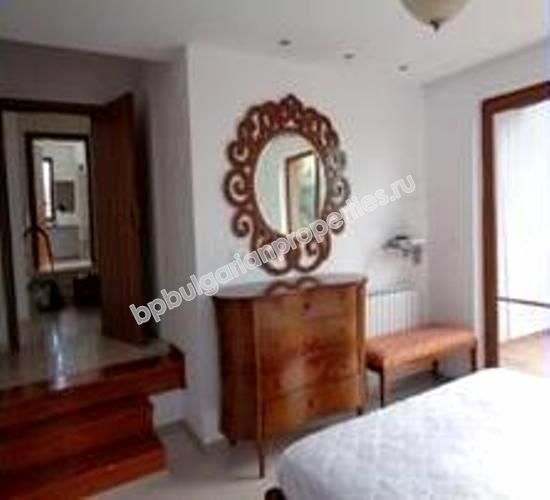 Шикарный двухэтажный дом на продажу вблизи моря в курорте Солнечный Берег