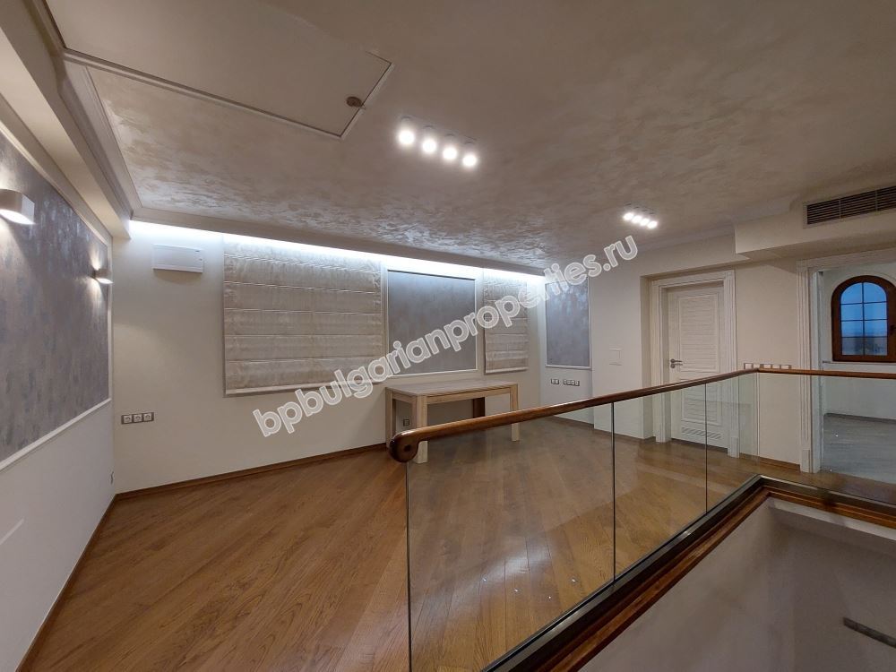 Шикарный коттедж в закрытом комплексе близко от Бургас