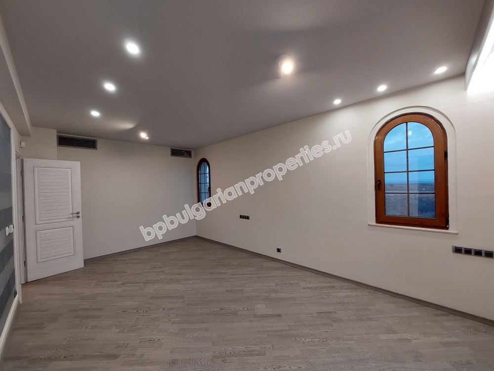 Шикарный коттедж в закрытом комплексе близко от Бургас