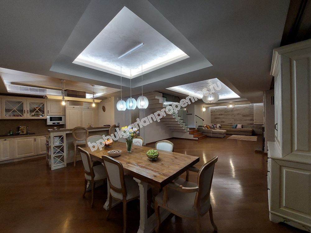 Шикарный коттедж в закрытом комплексе близко от Бургас