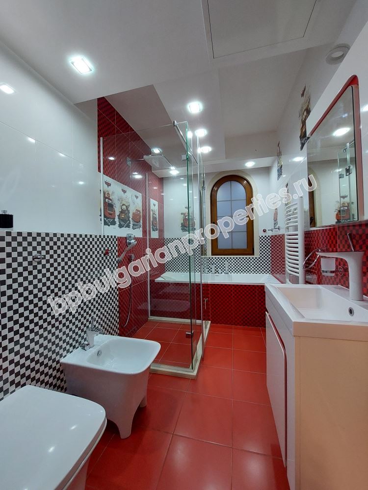 Шикарный коттедж в закрытом комплексе близко от Бургас