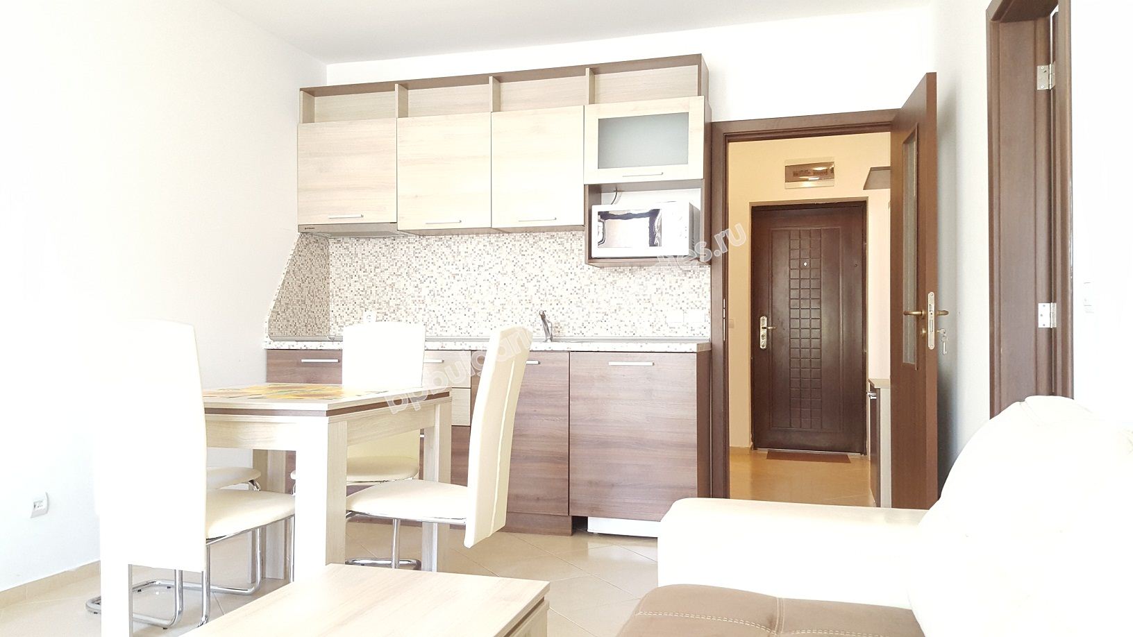 Размещение до 4 человек в двухкомнатном апартаменте. Размещение до 4 человек в двухкомнатном апартаменте.