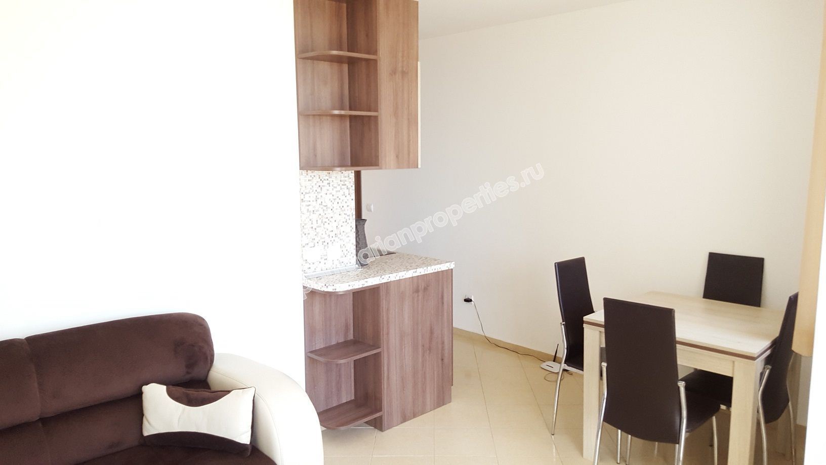 Размещение до 4 человек в двухкомнатном апартаменте.