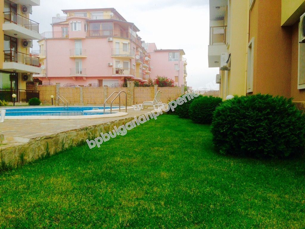 Размещение до 4 человек в двухкомнатном апартаменте.