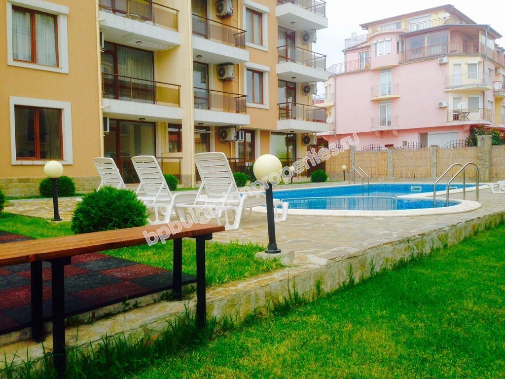 Размещение до 4 человек в двухкомнатном апартаменте.