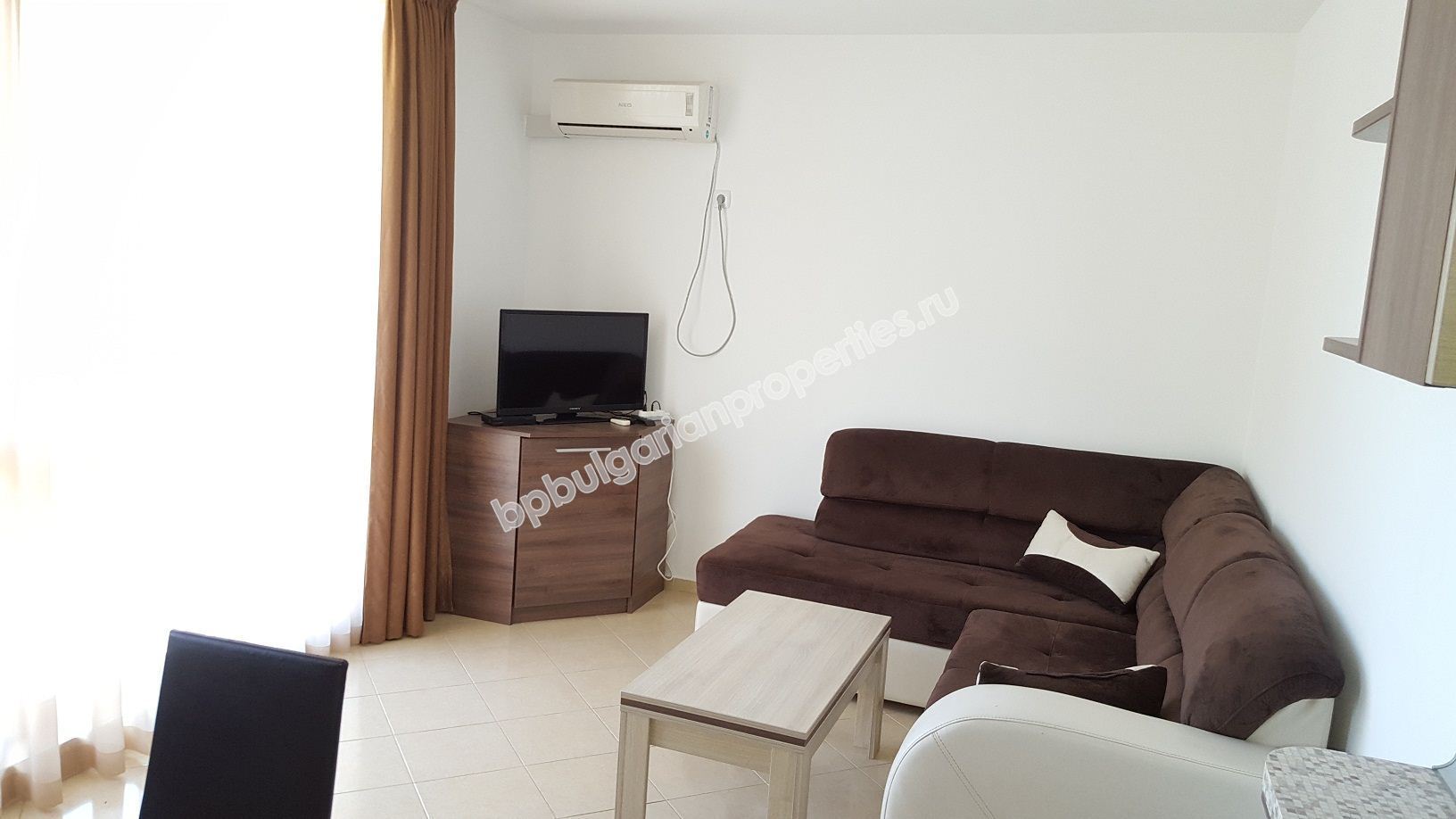 Размещение до 4 человек в двухкомнатном апартаменте.