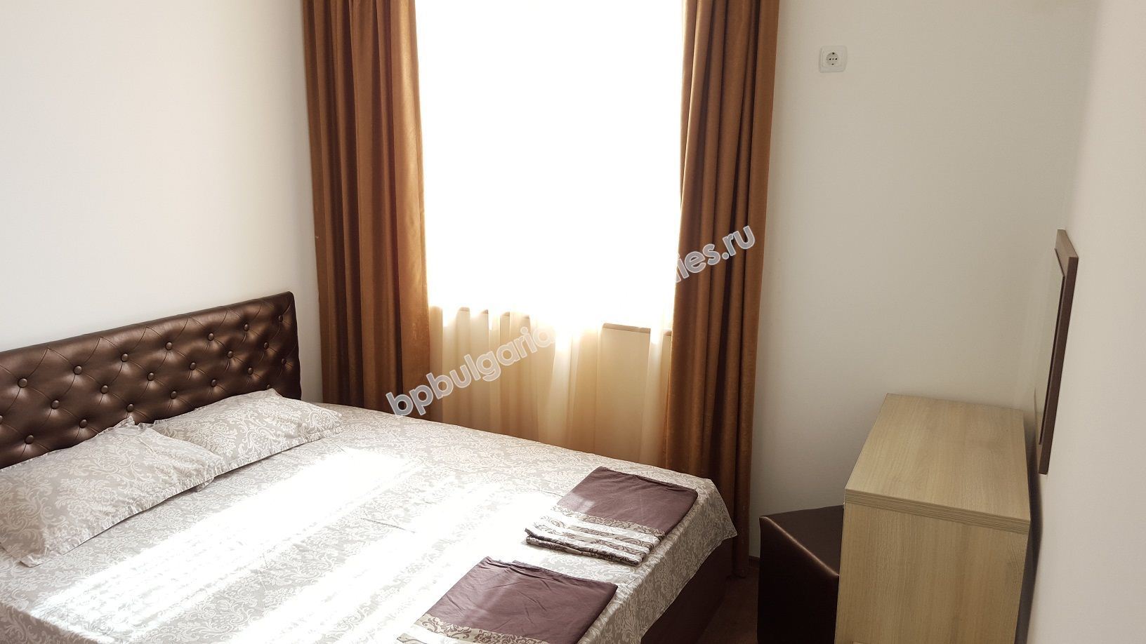 Размещение до 4 человек в двухкомнатном апартаменте.