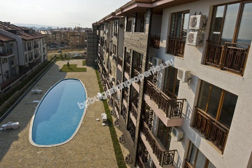 Двухкомнатная меблираванная квартира близко к морю на продажу в курорте Святой Влас