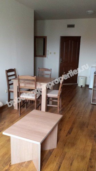 Двухкомнатная меблираванная квартира близко к морю на продажу в курорте Святой Влас