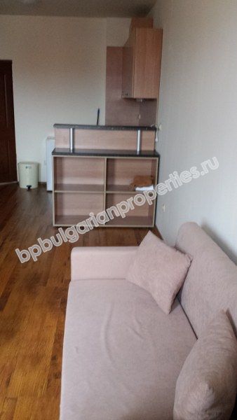 Двухкомнатная меблираванная квартира близко к морю на продажу в курорте Святой Влас