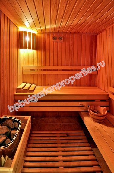 Меблированная трехкомнатная квартира на продажу вблизи пляжа в курорте Золотые пески