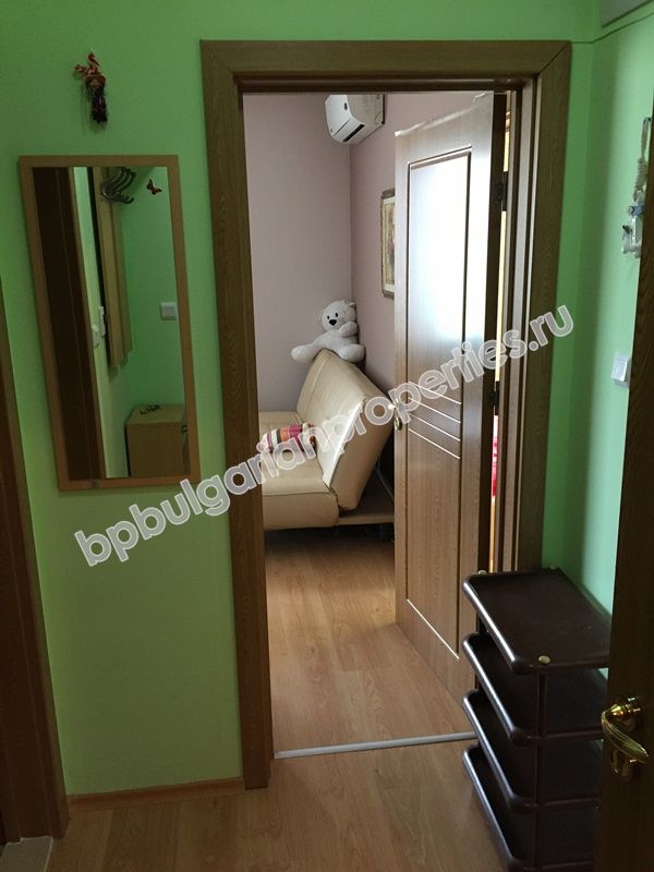 Трехкомнатная меблированная квартира на продажу вблизи моря в курорте Святой Влас Трехкомнатная меблированная квартира на продажу вблизи моря в курорте Святой Влас