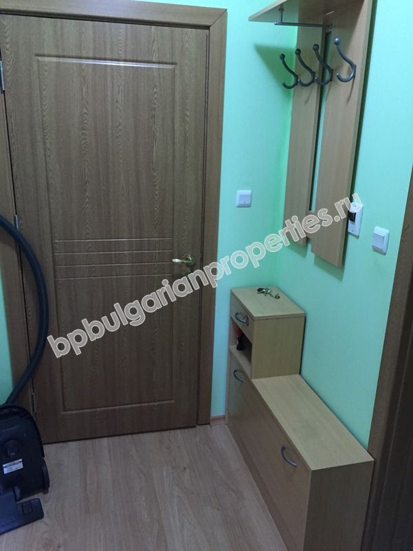 Трехкомнатная меблированная квартира на продажу вблизи моря в курорте Святой Влас Трехкомнатная меблированная квартира на продажу вблизи моря в курорте Святой Влас