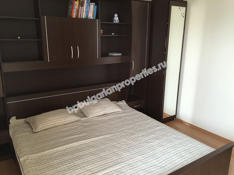 Трехкомнатная меблированная квартира на продажу вблизи моря в курорте Святой Влас Трехкомнатная меблированная квартира на продажу вблизи моря в курорте Святой Влас