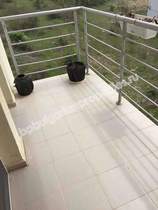 Трехкомнатная меблированная квартира на продажу вблизи моря в курорте Святой Влас Трехкомнатная меблированная квартира на продажу вблизи моря в курорте Святой Влас