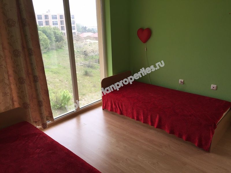 Трехкомнатная меблированная квартира на продажу вблизи моря в курорте Святой Влас Трехкомнатная меблированная квартира на продажу вблизи моря в курорте Святой Влас