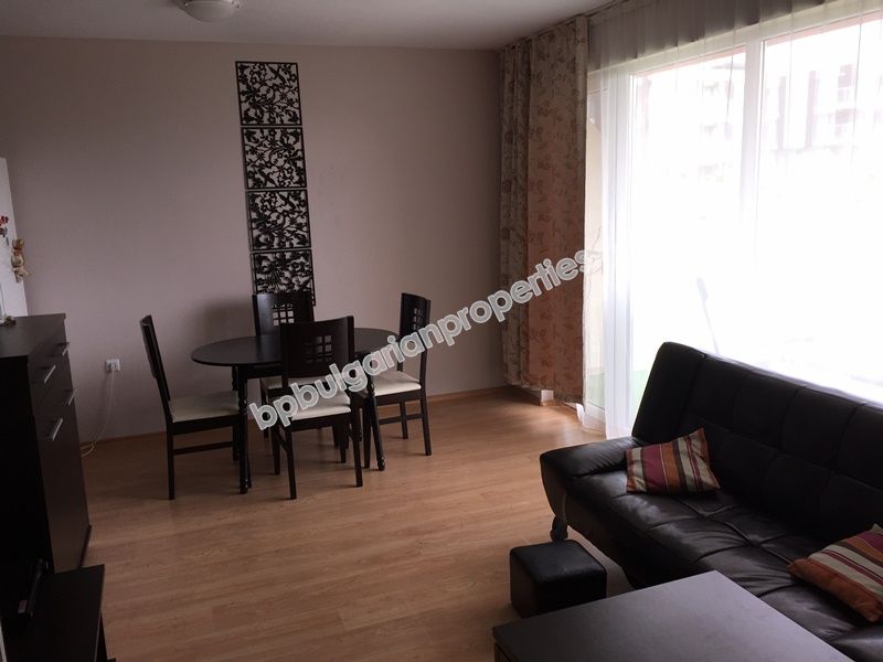 Трехкомнатная меблированная квартира на продажу вблизи моря в курорте Святой Влас Трехкомнатная меблированная квартира на продажу вблизи моря в курорте Святой Влас