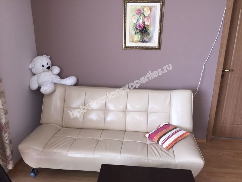 Трехкомнатная меблированная квартира на продажу вблизи моря в курорте Святой Влас Трехкомнатная меблированная квартира на продажу вблизи моря в курорте Святой Влас