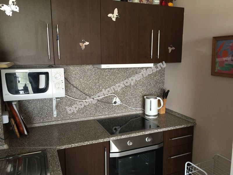 Трехкомнатная меблированная квартира на продажу вблизи моря в курорте Святой Влас Трехкомнатная меблированная квартира на продажу вблизи моря в курорте Святой Влас