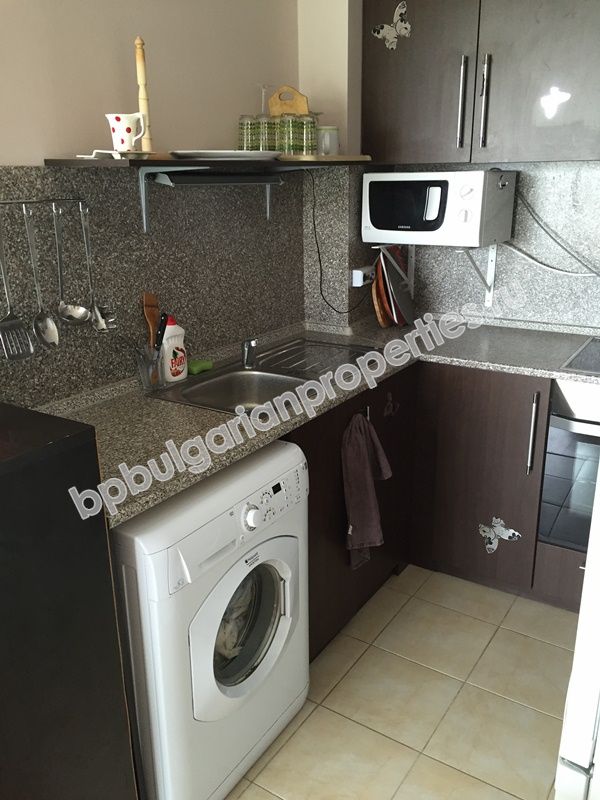 Трехкомнатная меблированная квартира на продажу вблизи моря в курорте Святой Влас Трехкомнатная меблированная квартира на продажу вблизи моря в курорте Святой Влас