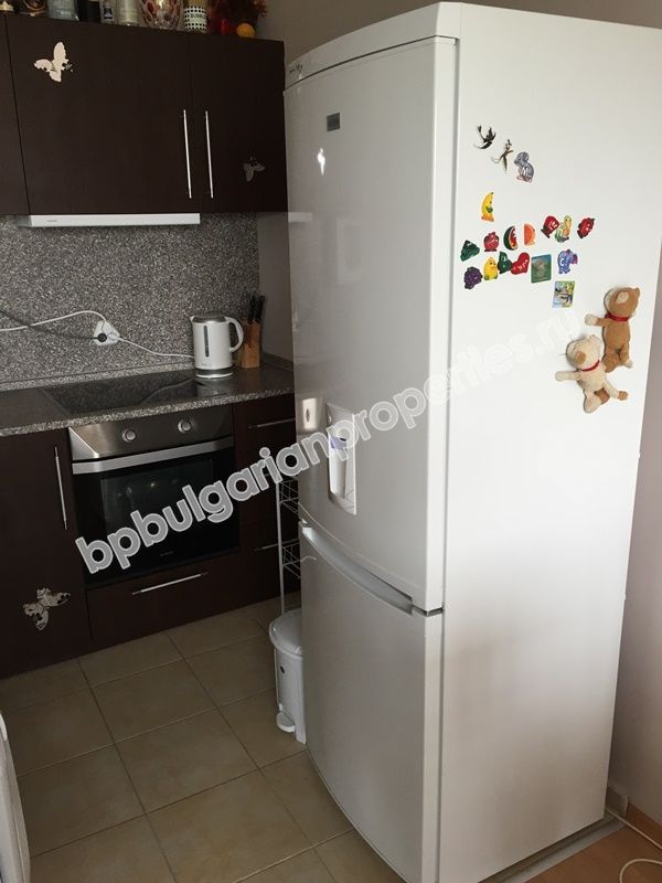 Трехкомнатная меблированная квартира на продажу вблизи моря в курорте Святой Влас Трехкомнатная меблированная квартира на продажу вблизи моря в курорте Святой Влас