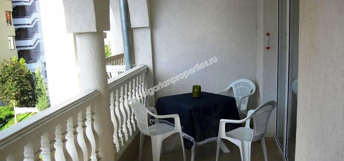 Шикарный двухкомнатный апартамент на первой линии моря на продажу в курорте Святой Влас