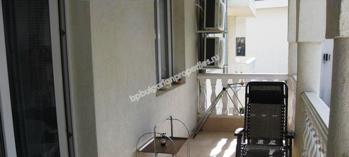 Шикарный двухкомнатный апартамент на первой линии моря на продажу в курорте Святой Влас