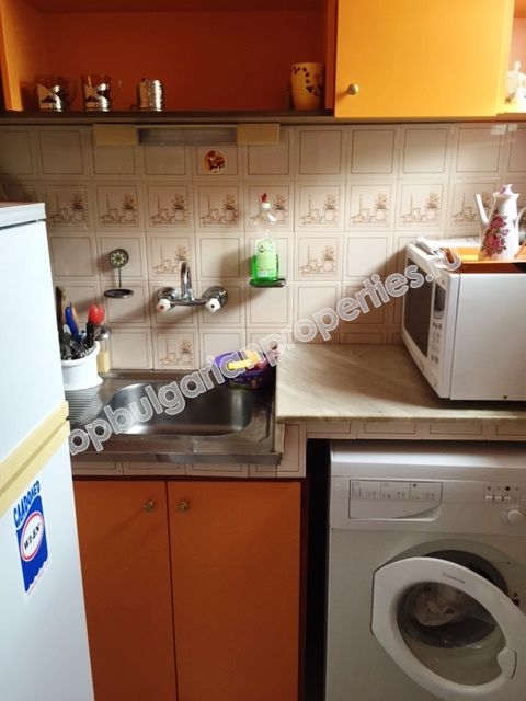 Трехспальная меблированная квартира на продажу в городе Несебр