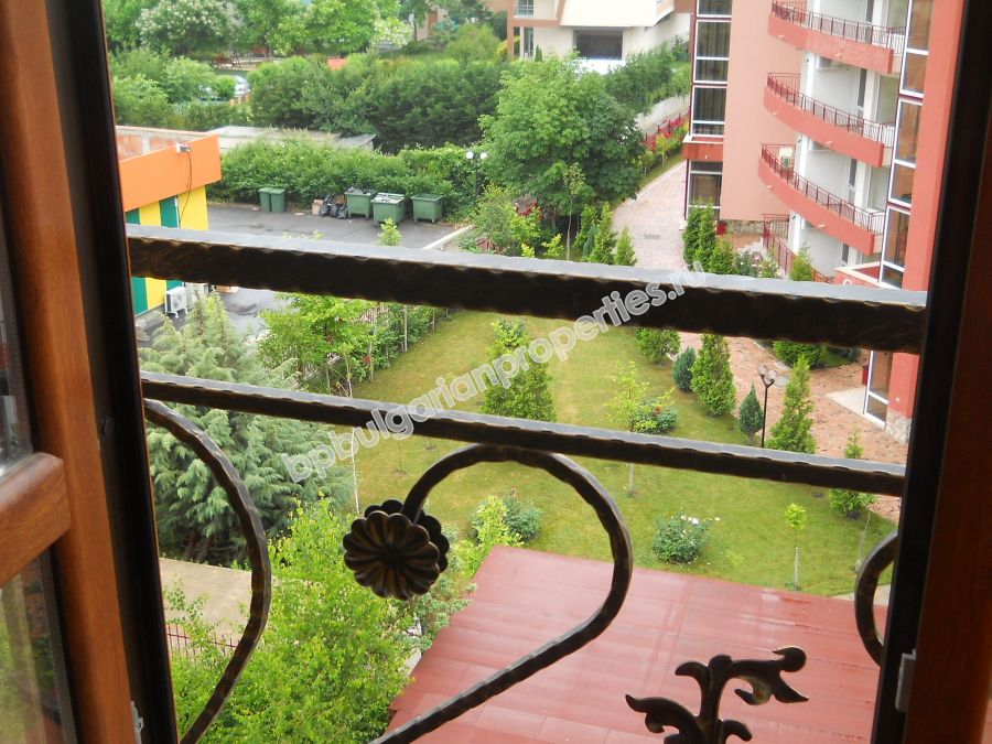 Меблированная студия близко к пляжу на продажу в курорте Елените