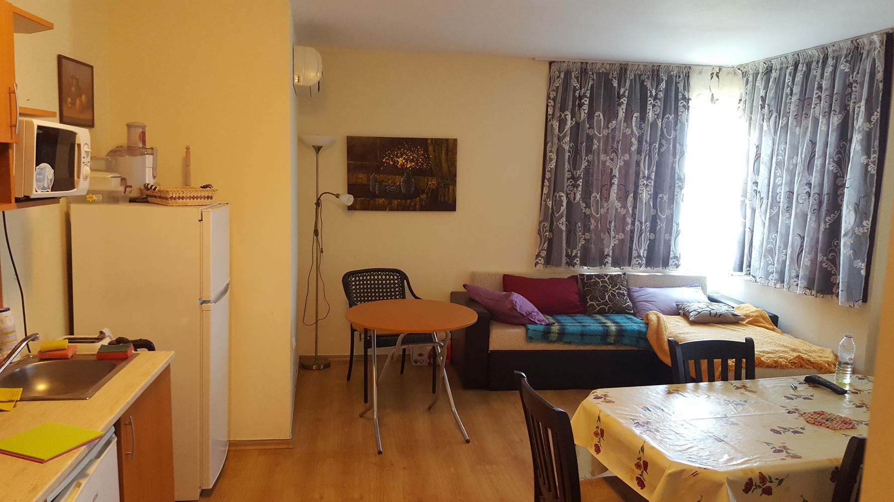 Просторная двухкомнатная квартира близко от центра Солнечного Берега