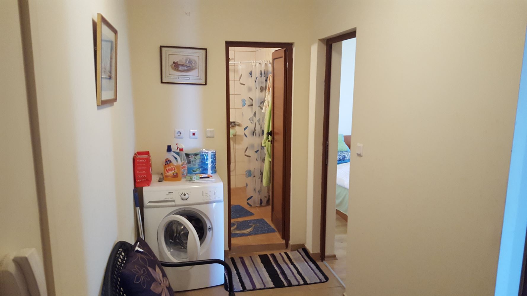 Просторная двухкомнатная квартира близко от центра Солнечного Берега